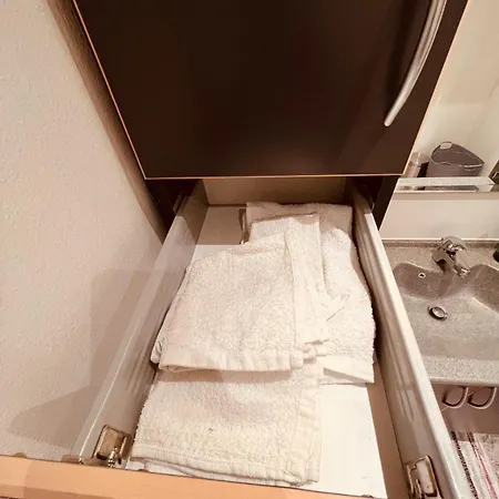 In فيلة بيلوند